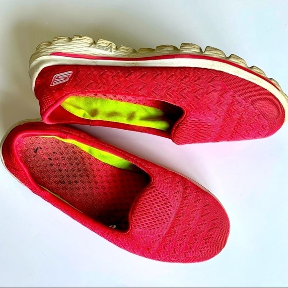 Sketchers GoGa Mat Pink Slip On Sneakers - Picture 1 of 7